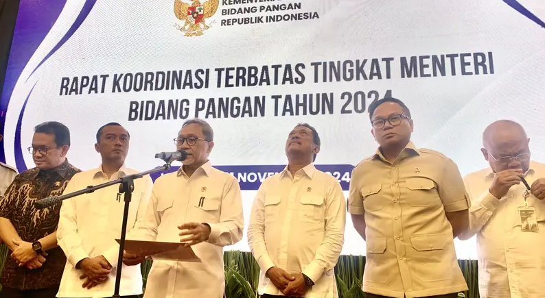 menko-zulhas-gelar-rapat-strategis-dengan-mendag-dan-bos-bulog-untuk-bahas-stabilitas-pangan